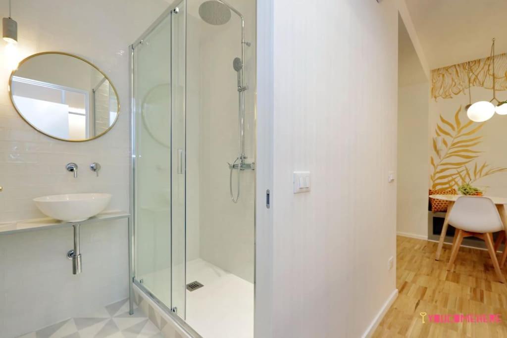 Ych-Renovated And Design Flat Close To The Center Рим Экстерьер фото